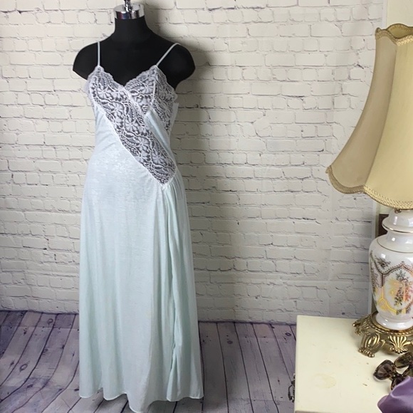 VINTAGE long mint green nightgown - Picture 2 of 10